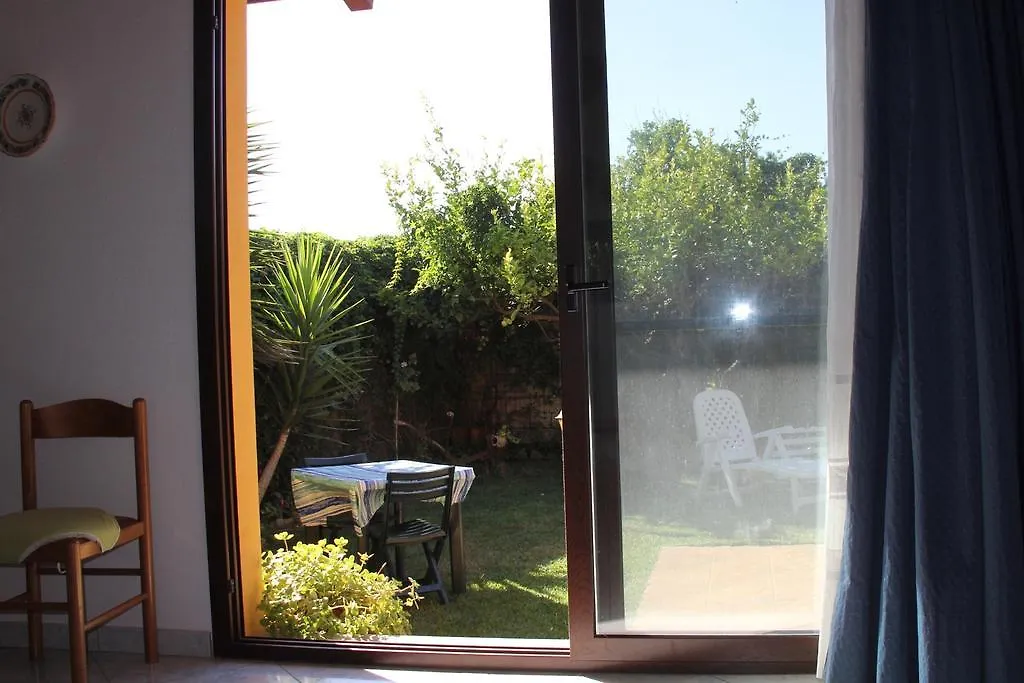Casa Vacanze Margherita Riola Sardo 0*,